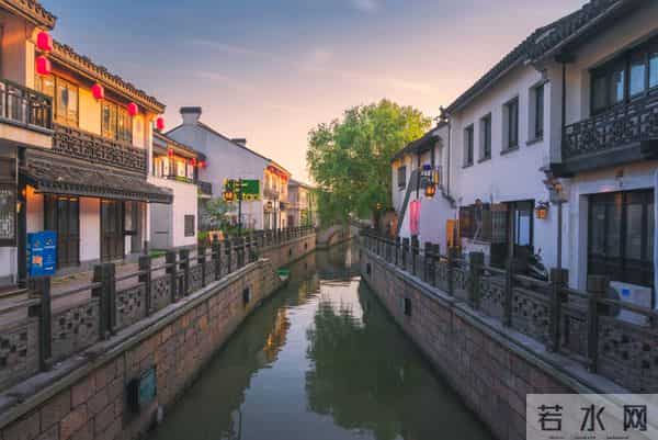 上联：三星白兰地；下联：五月黄梅天 100个无情对，超有趣对联