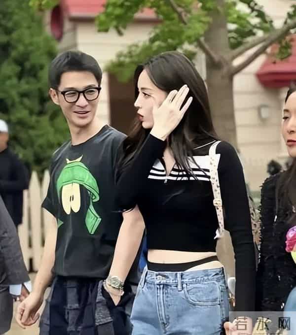 林心如陷入凸点疑云，下面几位女星更夸张，网友直呼扛不住。