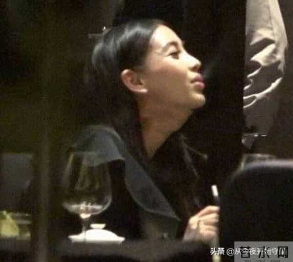 被拍到的明星抽烟大盘点！胡歌邓伦井柏然陈晓在列，还有倪萍！