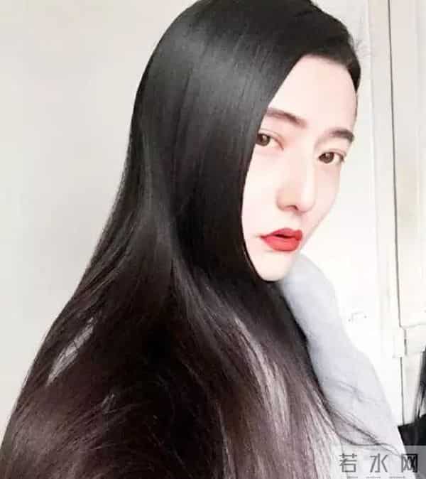 超女选手8年整成范冰冰,99%的相似度看呆李晨!