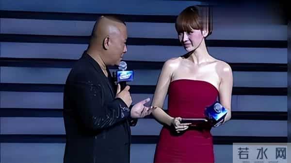 “胸前有料”柳岩：因伴娘门身败名裂，得罪陈凯歌被王思聪骂无脑