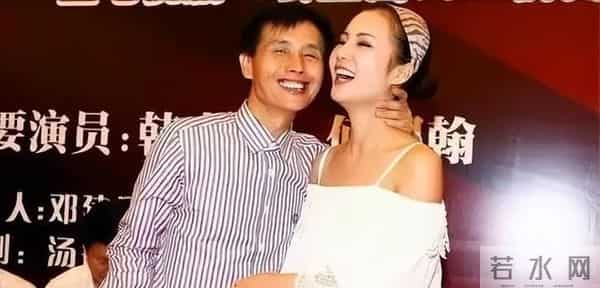 老谋深算邓建国，认14岁干女儿，等了5年亲手培养了一个小妻子_0