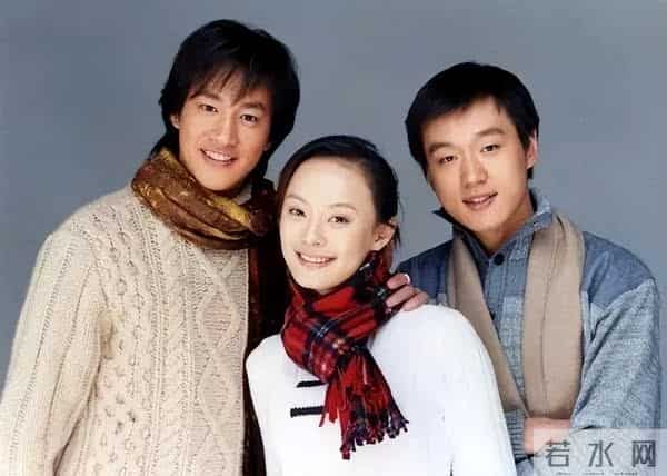 何润东：三次表白孙俪被拒，41岁娶柜姐为妻，恩爱多年无子也幸福