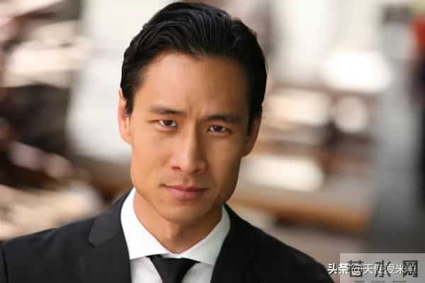 “狼人”泰勒·洛特纳低调订婚,《暮光之城》三主角如今怎样了?