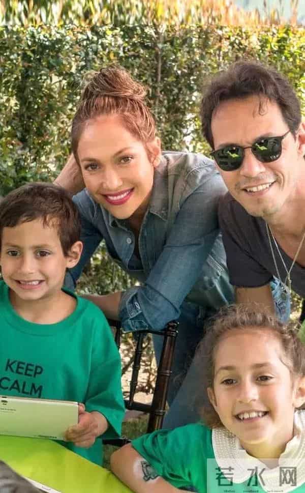 啥叫“老来俏”?全球最性感“臀部”女星50岁第四次订婚!