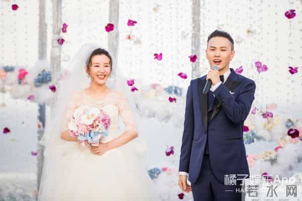 还记得《中国好声音》的张玮吗?他在这部剧里跑龙套?