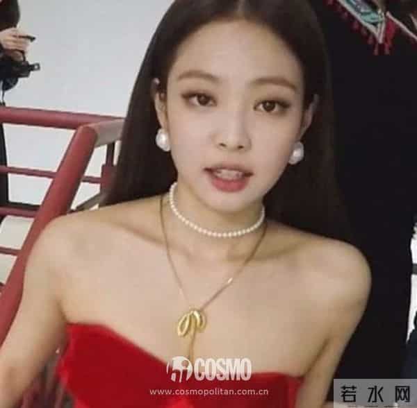 时髦办 - 戴珠宝的最高境界：看着很贵，一问二百，还是热巴同款