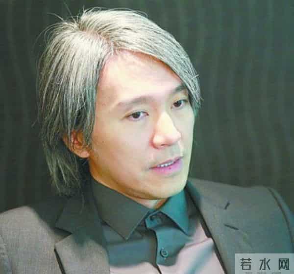 港媒曝59岁周星驰追求17岁落选港姐 两人约会曝光