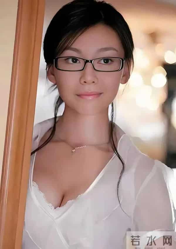 “性感女神”巩新亮