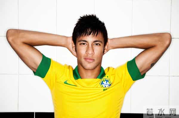 偷师齐达内的“马赛回旋”,用自拍照反歧视,他是巴萨的巴西天才