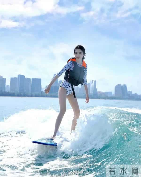 点赞“火箭少女”!北影女孩增重20斤,考上公务员又报名参军