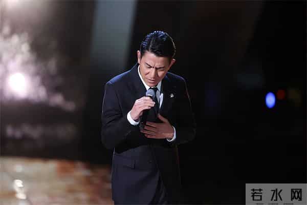 刘德华今晚现身“好声音”总决赛,演唱三首金曲