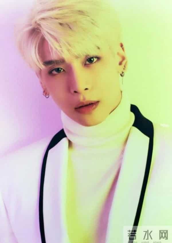 出道获顶级资源仍不火，被称为票房毒药，后因为贫困家庭捐款圈粉