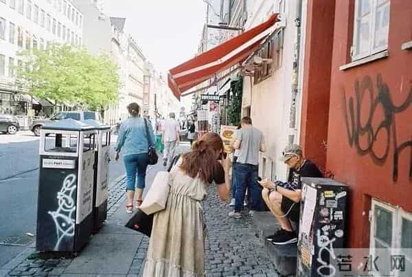 出道9年，25岁秀智成250亿韩剧女主，但生活才是她最好的事业