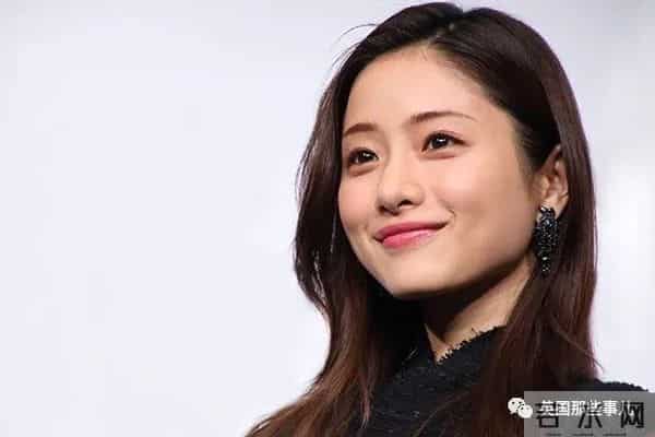 石原里美忽然宣布与圈外男友成婚!网友"老婆没了"冲上热搜…