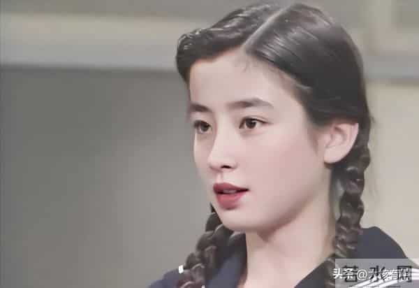 日本女神18岁“一脱成名”,身姿曼妙曲线优美,是被亲妈出卖