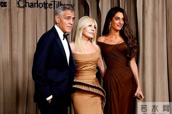 克鲁尼夫妇走红毯真是养眼!47岁美女律师娇妻穿裹身鱼尾裙,真美