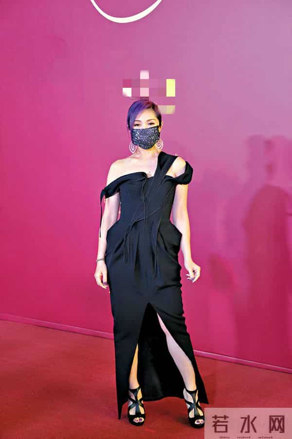 香港一慈善晚宴众星云集！何超琼与同性密友同台，叶童夫妇罕合体