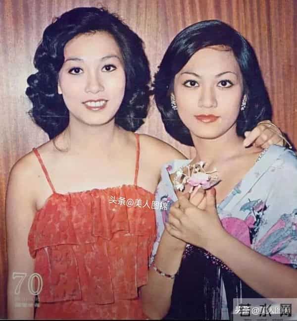 郭靖师傅~斑斑,主持过央视春晚,前夫惠天赐,姐姐森森