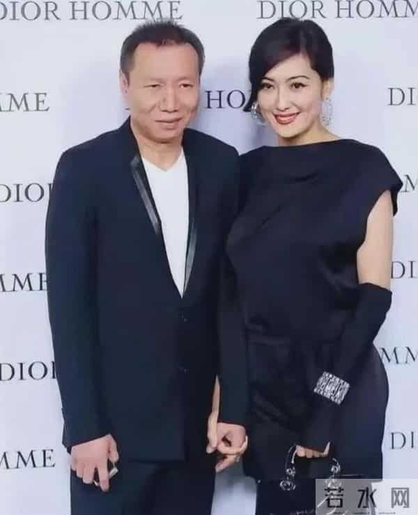 被老外骗财又骗色,反手就嫁北京亿万富豪,如今无儿无女也很受宠