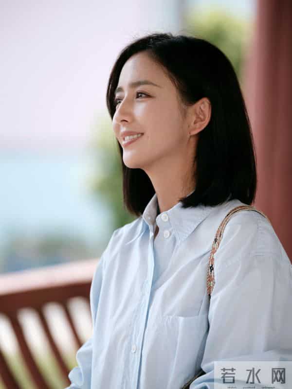 离婚4年，佟丽娅“小心思”彻底藏不住了，难怪和陈思诚频繁互动