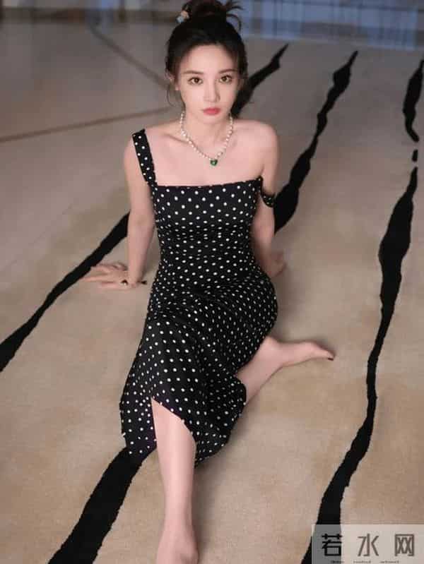 彭小苒——玲珑身材，性感女神