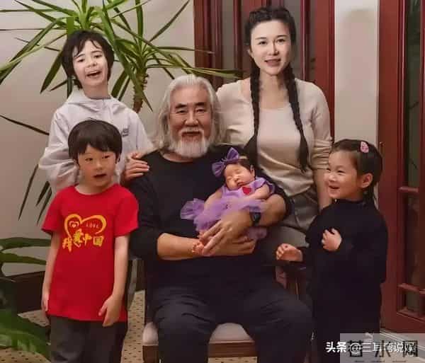 74岁张纪中被孩子问为什么这么老？什么时候死？决心陪孩子到30岁