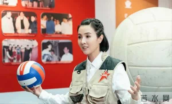 姜文让她“一脱成名”，戏外却守身如玉，如今52岁了还没找到对象