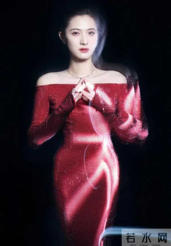 隋俊波和靳东分手以后，转身嫁给了父亲为她选的男人，如今很幸福