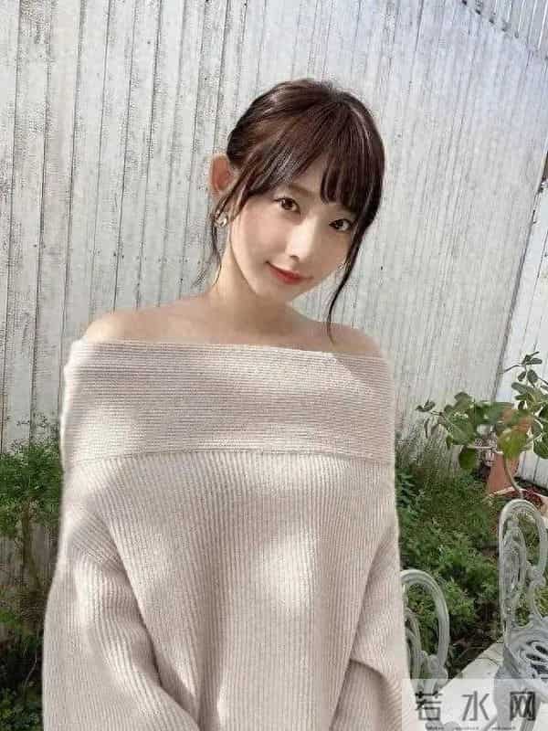 22年才出道，水湊みお（みなとみお甜美的天花板傲人身材 清秀可人