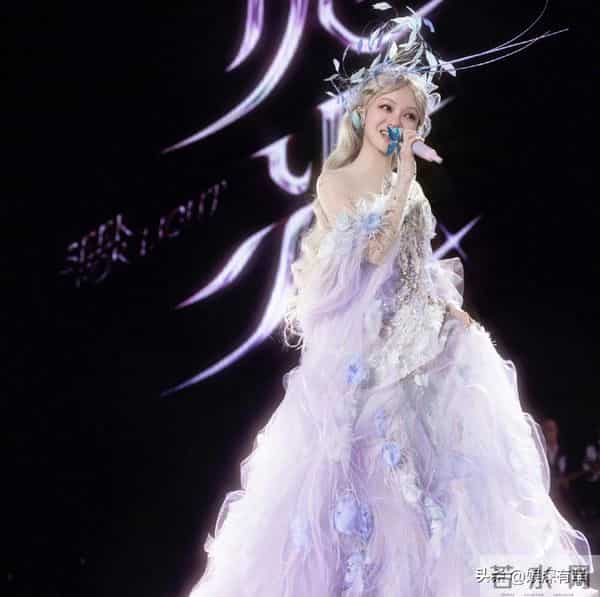 当年一代歌王，却沦为人人喊打的台D分子，如今妻离子散令人唏嘘