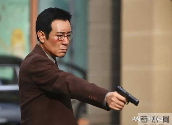 于和伟人设崩塌？官媒揭开真实现状，警示“造神”陷阱