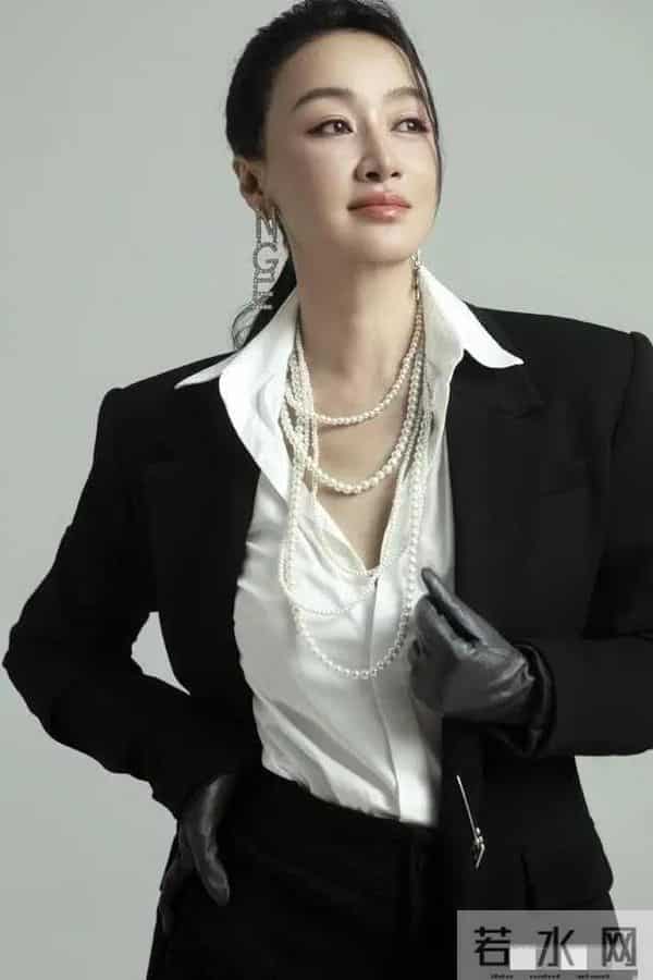 赵子琪，顶级熟女，侯局长的性感女上司