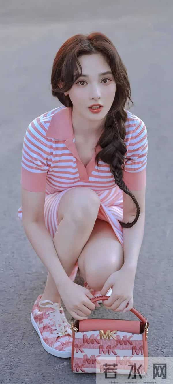 彭小苒——玲珑身材，性感女神