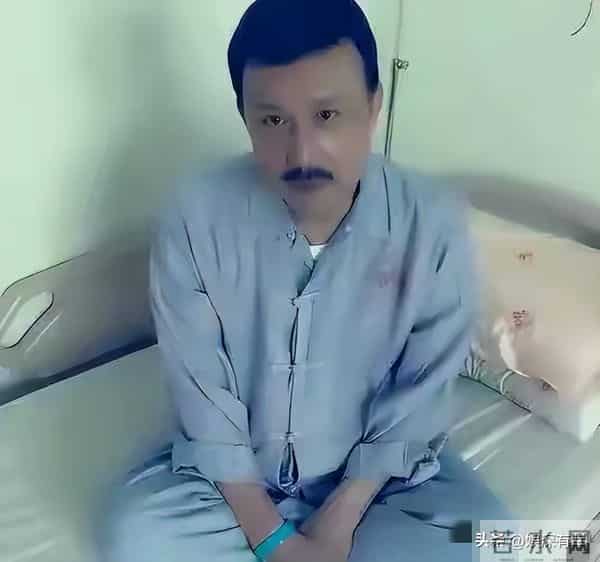 当年一代歌王，却沦为人人喊打的台D分子，如今妻离子散令人唏嘘