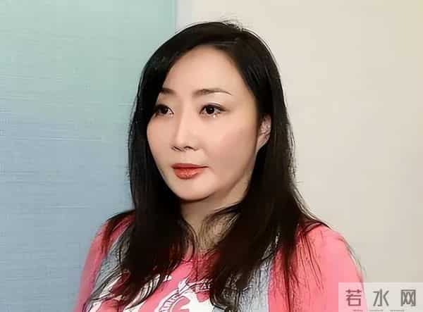结婚2年，萧敬腾称婚姻“很恶心”，向太爆猛料林有慧不简单