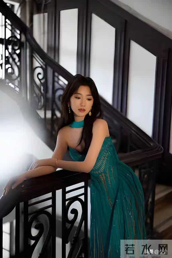 毛晓彤私下也太美了吧！本人比照片更动人，这颜值谁能不爱！