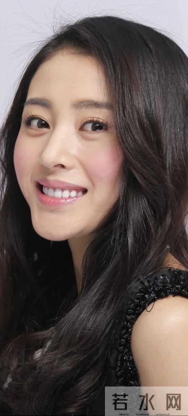张天爱无美颜无滤镜的状态，真是白里透红
