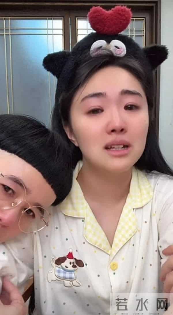王宁女儿晒家庭日常，教儿子直呼金龟子大名，祖孙三代像两代人