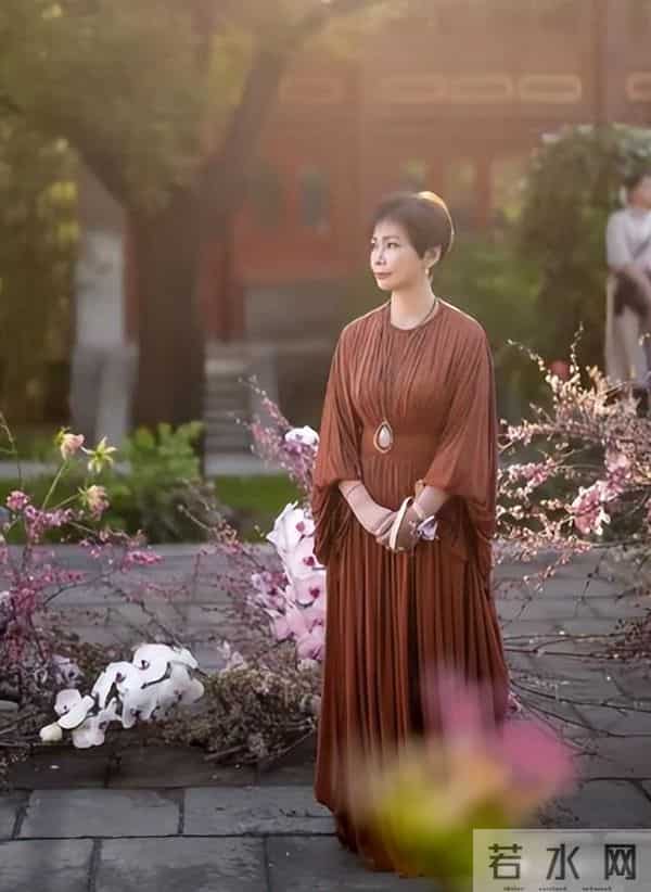 马筱梅一家在成都，两姐弟露脸菻菻抗拒张兰，重男轻女评论区翻车