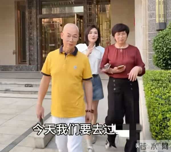 瑾汐正面回应5万元生活费 希望粉丝不要再骂亲生爸妈 她可能单干了