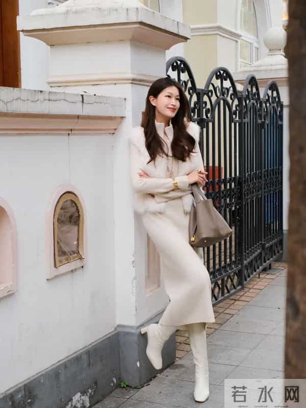 广东电台主持人彭婷婷脚穿白色长筒靴，高贵优雅