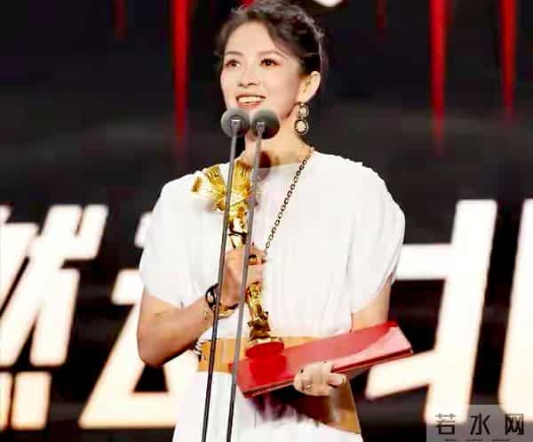 离婚2年，章子怡夺回女儿抚养权，没给汪峰留体面，却活得很漂亮