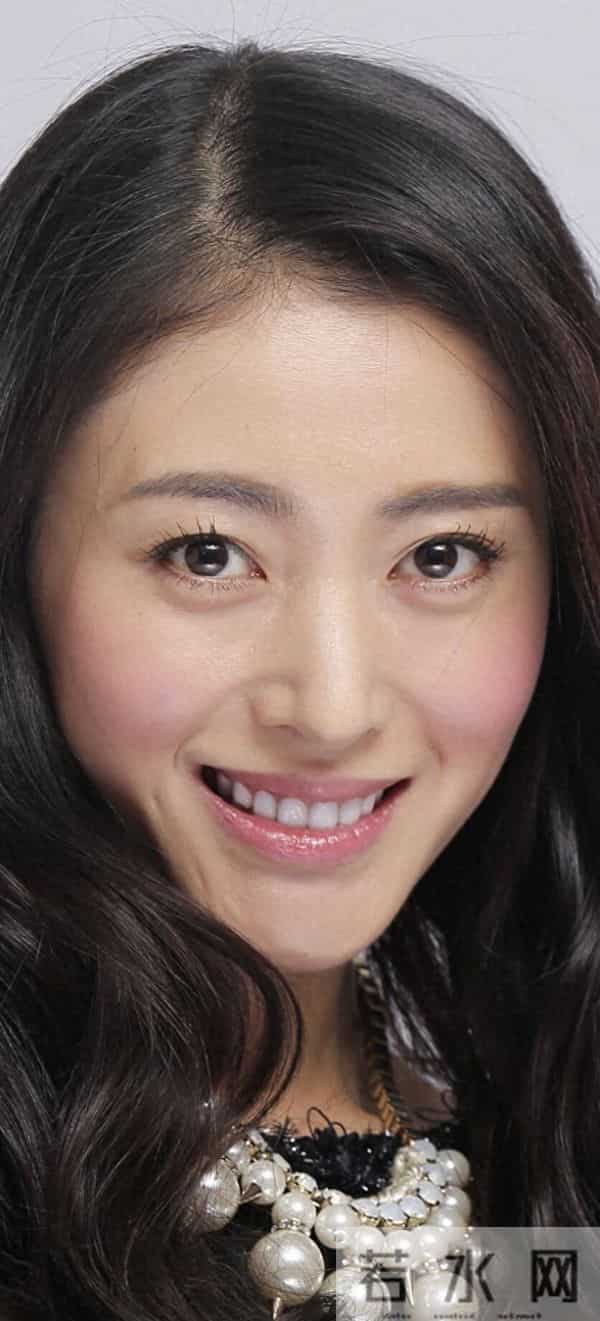 张天爱无美颜无滤镜的状态，真是白里透红