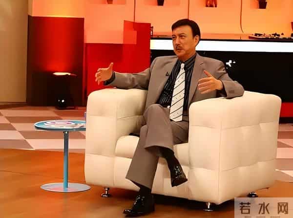 曾是一代歌王，却沦为人尽皆知的台独分子，如今家破人亡下场凄凉