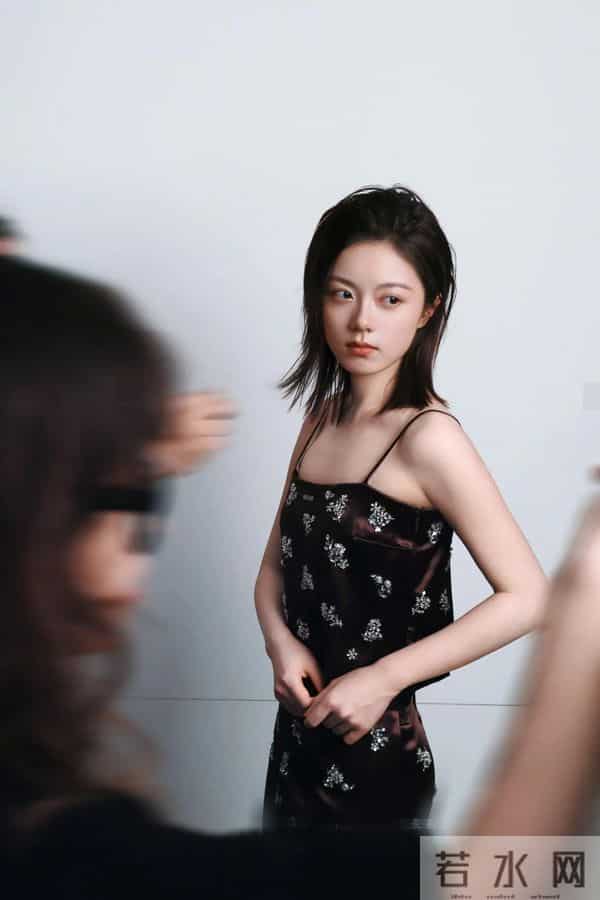 赵今麦性感小吊带