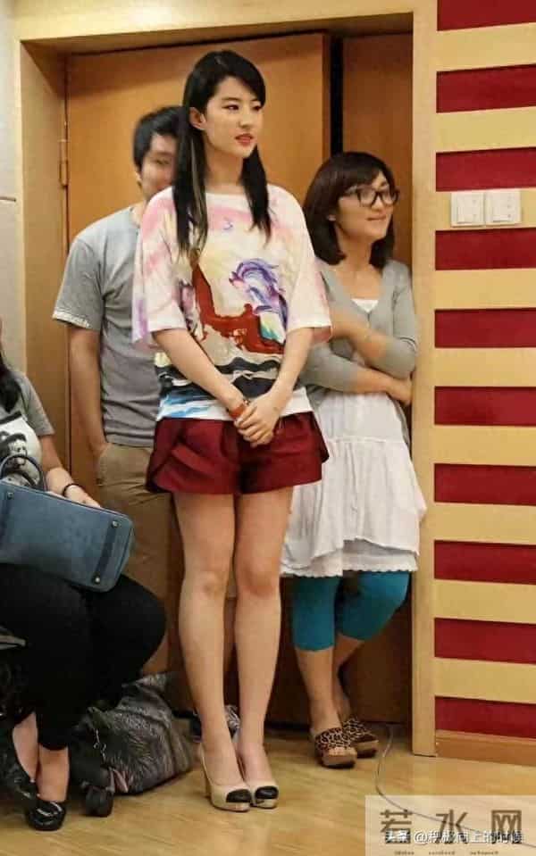 早期刘亦菲超短裤｜只仙不欲