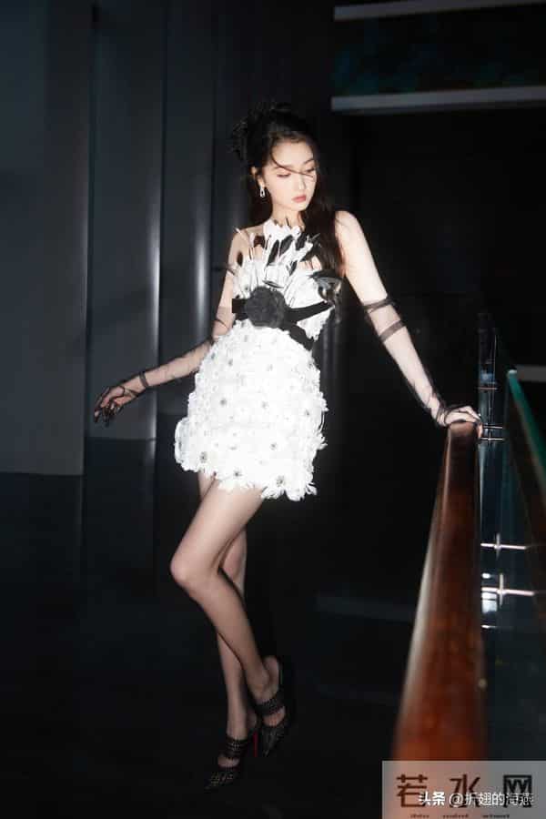 关晓彤丝袜妆造精选图集