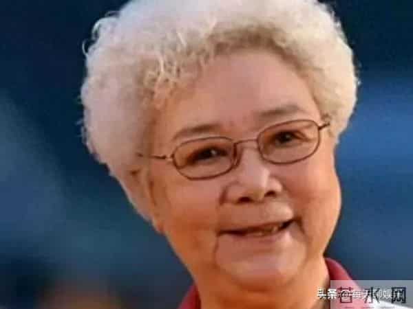 田华发声刺痛娱乐圈！年轻演员该醒醒了