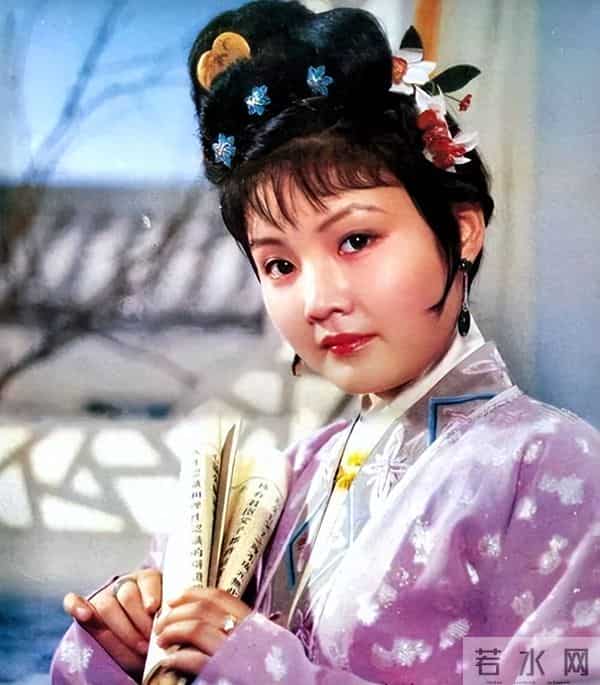 她11岁被导演看中，与名导同居多年被抛弃，如今复出却无人问津